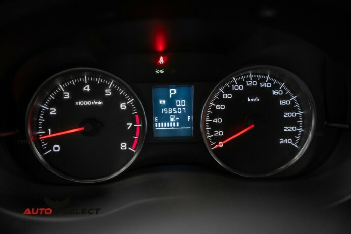 subaru-xv-bensin-2012-big-30