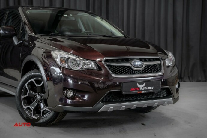 subaru-xv-bensin-2012-big-1