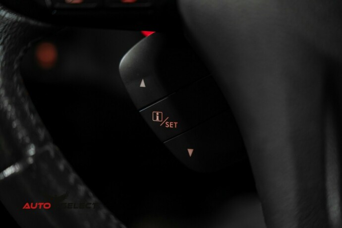 subaru-xv-bensin-2012-big-27