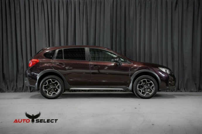 subaru-xv-bensin-2012-big-11