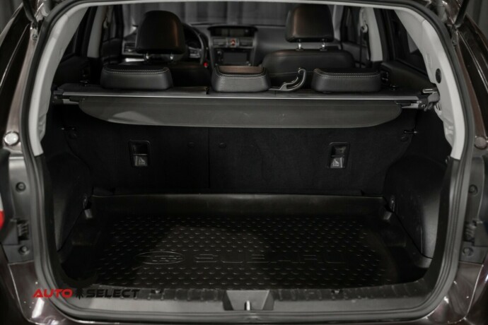 subaru-xv-bensin-2012-big-9