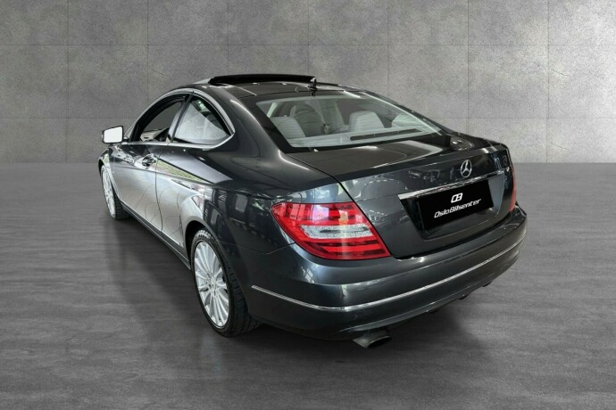 mercedes-benz-c-klasse-bensin-2012-big-23