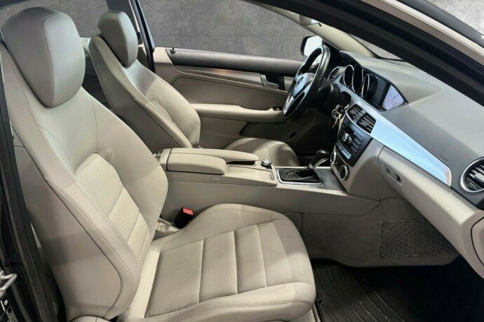 mercedes-benz-c-klasse-bensin-2012-big-5