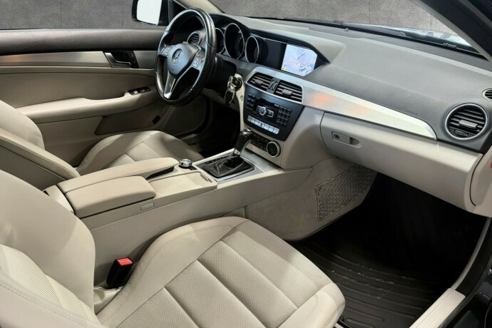 mercedes-benz-c-klasse-bensin-2012-big-4