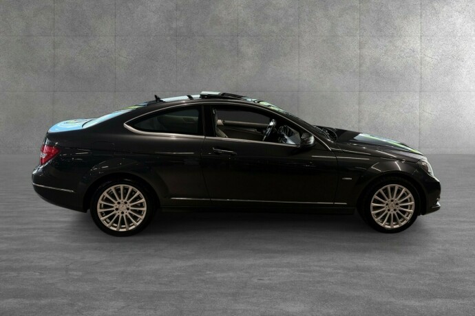 mercedes-benz-c-klasse-bensin-2012-big-14