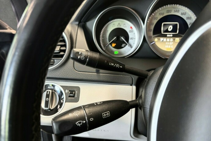 mercedes-benz-c-klasse-bensin-2012-big-10