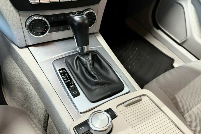 mercedes-benz-c-klasse-bensin-2012-big-8
