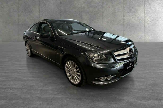 mercedes-benz-c-klasse-bensin-2012-big-26