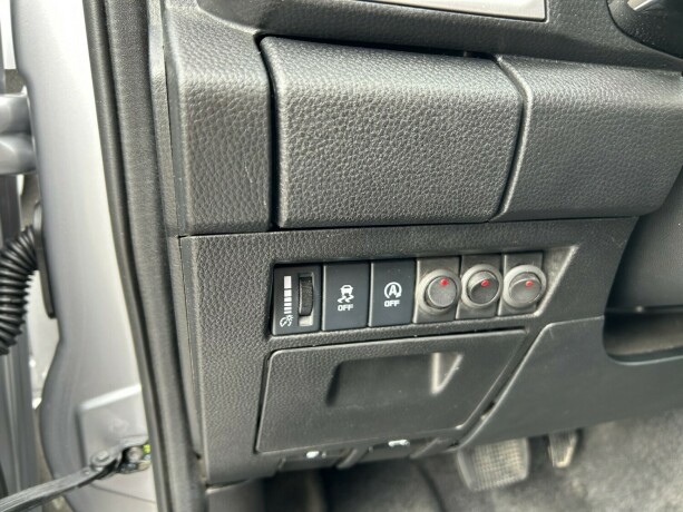 isuzu-d-max-diesel-2021-big-16