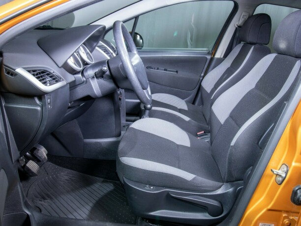 peugeot-207-bensin-2006-big-35