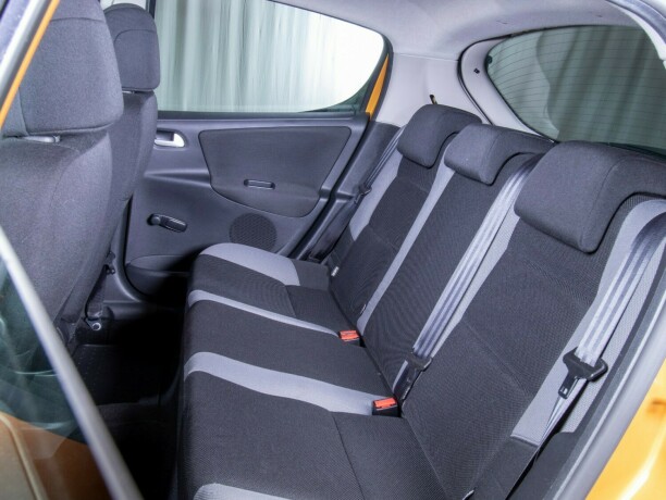 peugeot-207-bensin-2006-big-38
