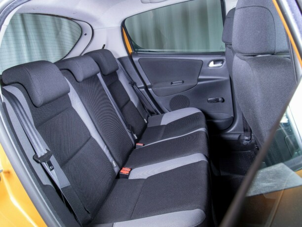 peugeot-207-bensin-2006-big-42