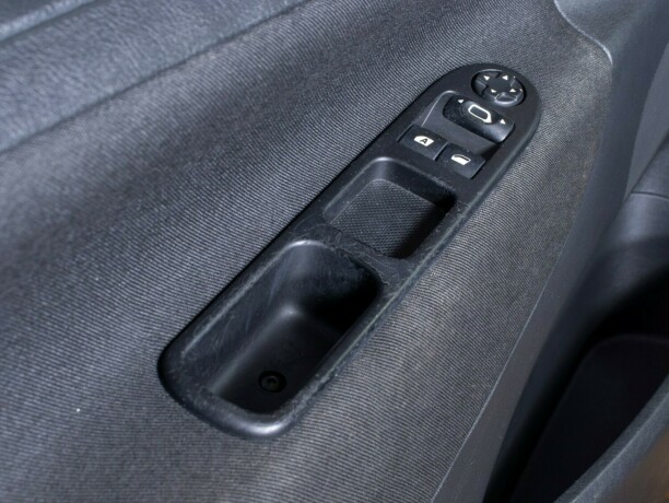 peugeot-207-bensin-2006-big-20