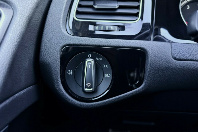 volkswagen-golf-bensin-2014-big-24
