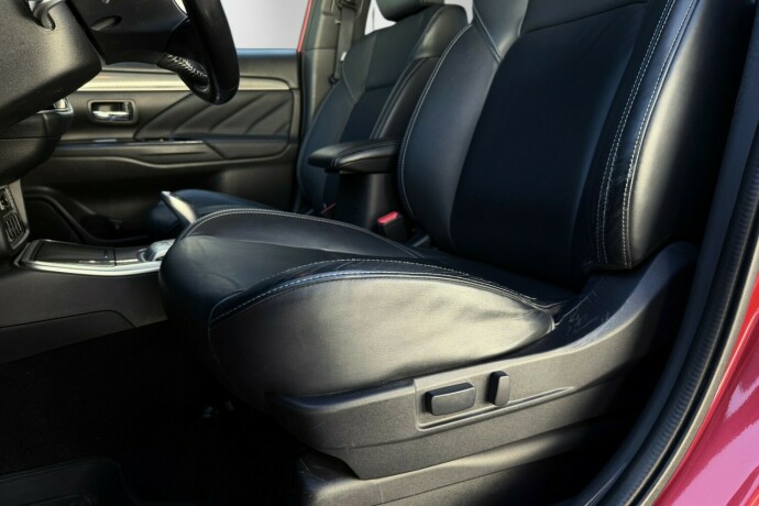 mitsubishi-outlander-elektrisitetbensin-2019-big-12