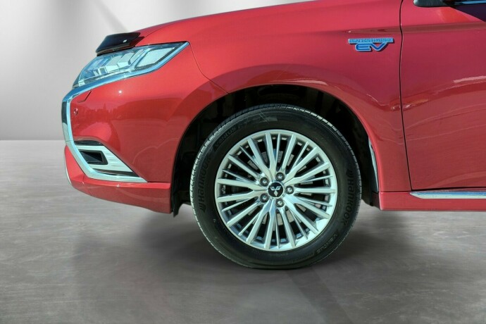 mitsubishi-outlander-elektrisitetbensin-2019-big-5