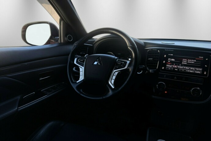 mitsubishi-outlander-elektrisitetbensin-2019-big-16
