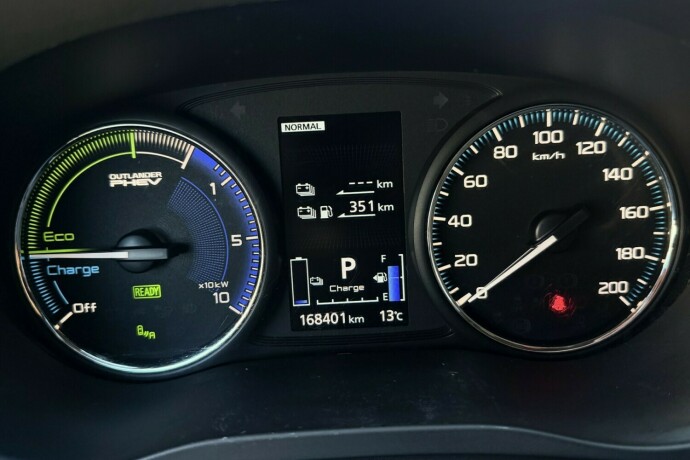 mitsubishi-outlander-elektrisitetbensin-2019-big-20