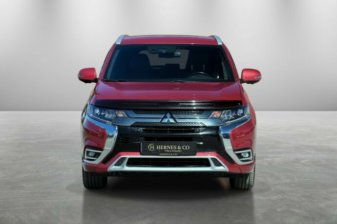mitsubishi-outlander-elektrisitetbensin-2019-big-3