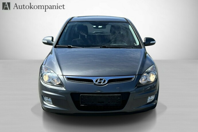 hyundai-i30-diesel-2010-big-2