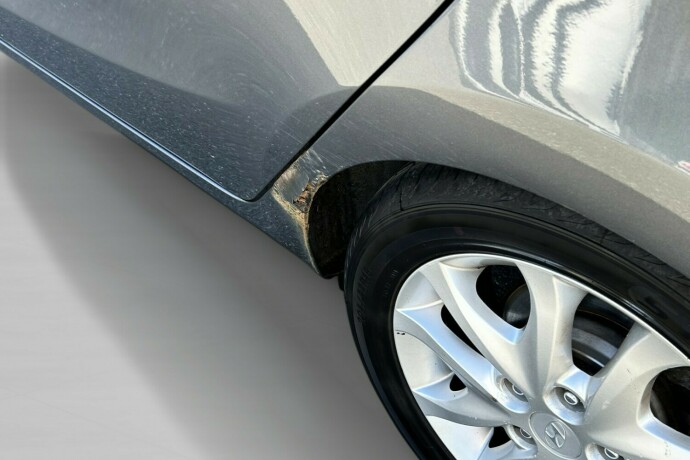 hyundai-i30-diesel-2010-big-7