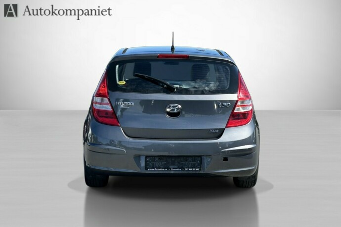 hyundai-i30-diesel-2010-big-4