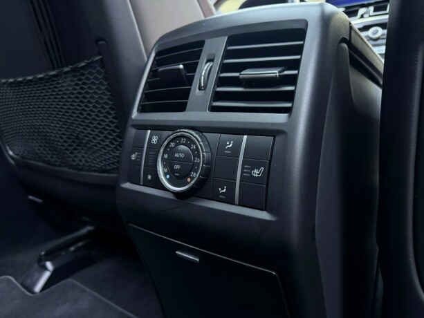 mercedes-benz-gl-bensin-2013-big-36