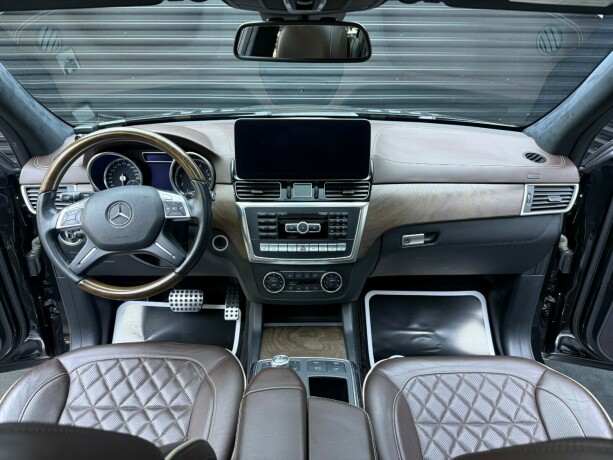 mercedes-benz-gl-bensin-2013-big-9