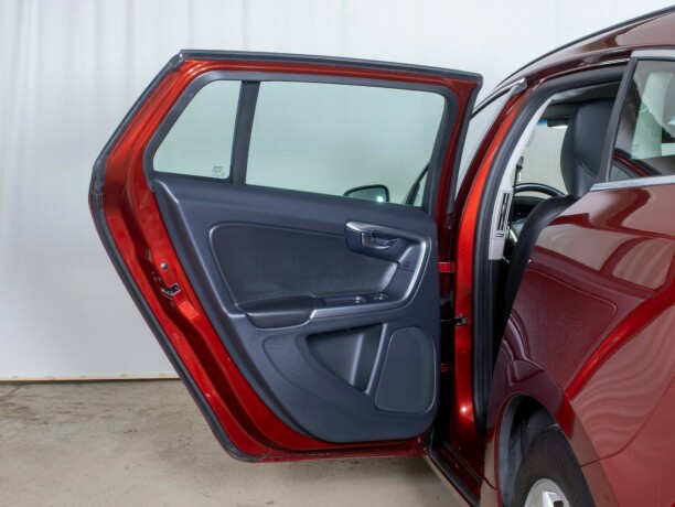 volvo-v60-diesel-2011-big-18
