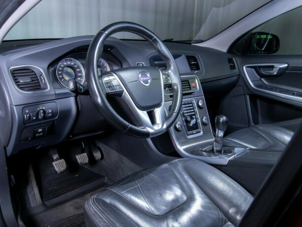 volvo-v60-diesel-2011-big-34