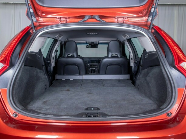 volvo-v60-diesel-2011-big-12