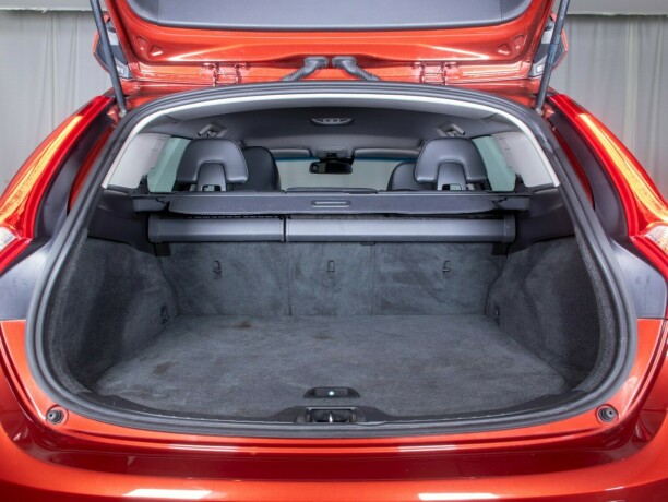 volvo-v60-diesel-2011-big-10