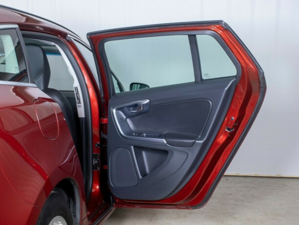 volvo-v60-diesel-2011-big-14