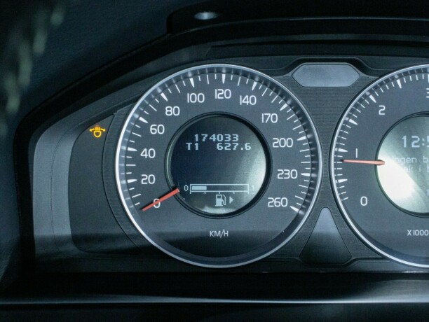 volvo-v60-diesel-2011-big-23