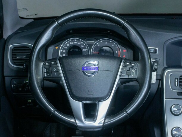 volvo-v60-diesel-2011-big-28