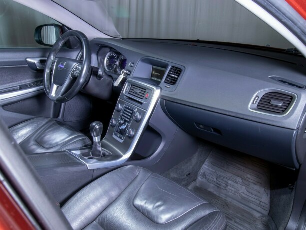 volvo-v60-diesel-2011-big-37
