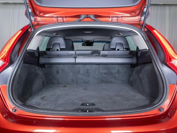 volvo-v60-diesel-2011-big-11