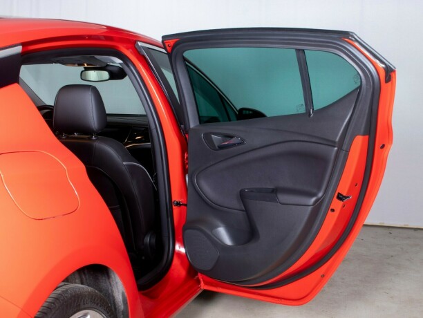 opel-astra-bensin-2015-big-15