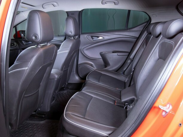 opel-astra-bensin-2015-big-41