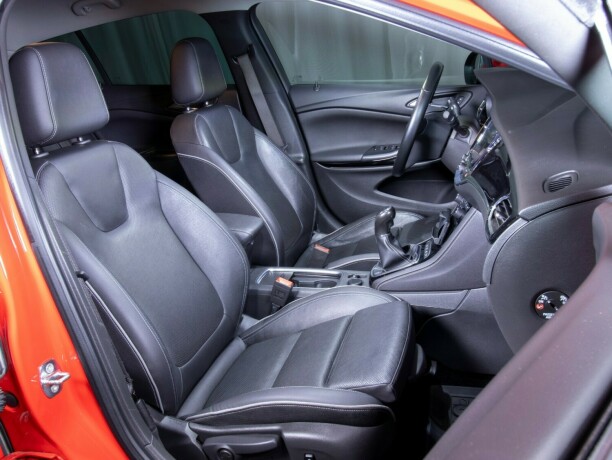 opel-astra-bensin-2015-big-45