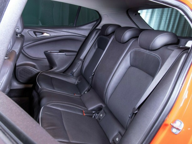opel-astra-bensin-2015-big-40