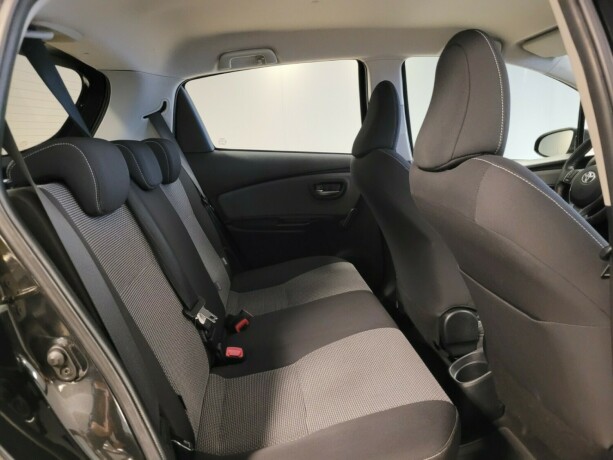 toyota-yaris-elektrisitetbensin-2015-big-16