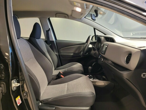 toyota-yaris-elektrisitetbensin-2015-big-10