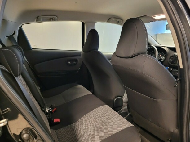 toyota-yaris-elektrisitetbensin-2015-big-15
