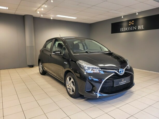 toyota-yaris-elektrisitetbensin-2015-big-9