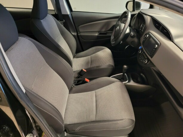 toyota-yaris-elektrisitetbensin-2015-big-14