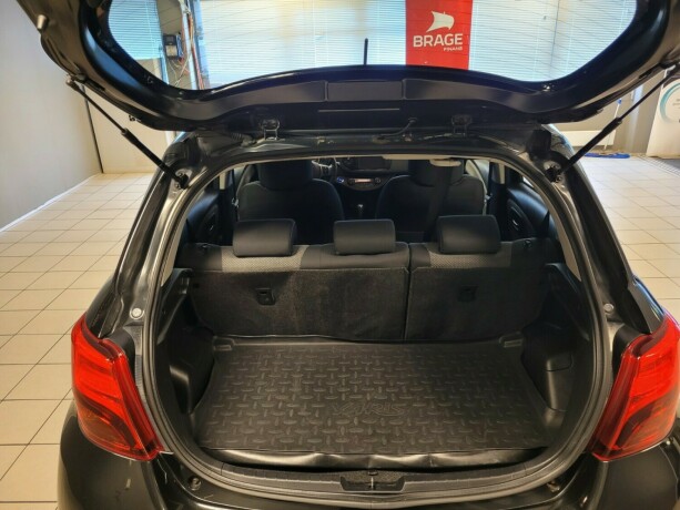 toyota-yaris-elektrisitetbensin-2015-big-17