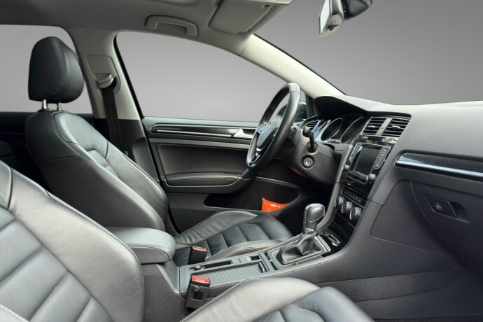 volkswagen-golf-bensin-2015-big-12
