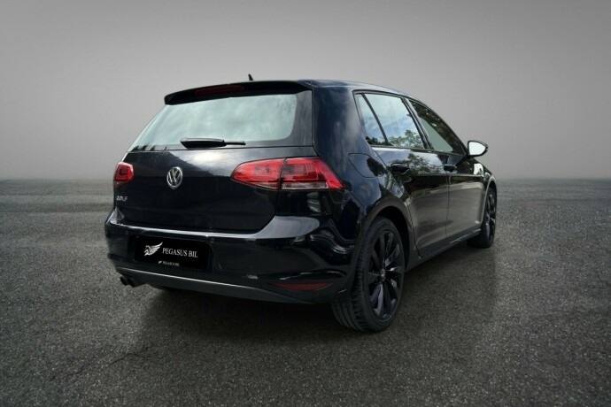 volkswagen-golf-bensin-2015-big-4