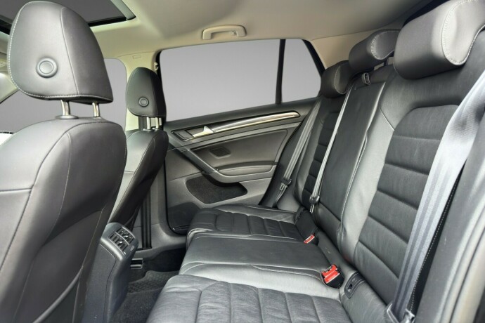 volkswagen-golf-bensin-2015-big-14
